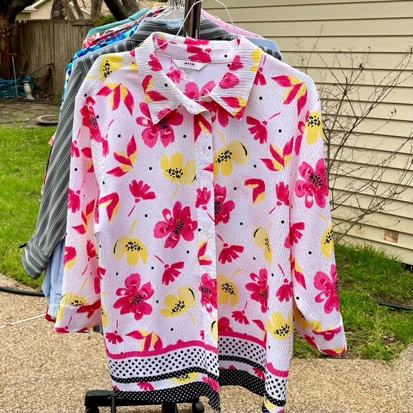 Beautiful spring blouse, Easter blouse - Picture 1 of 4